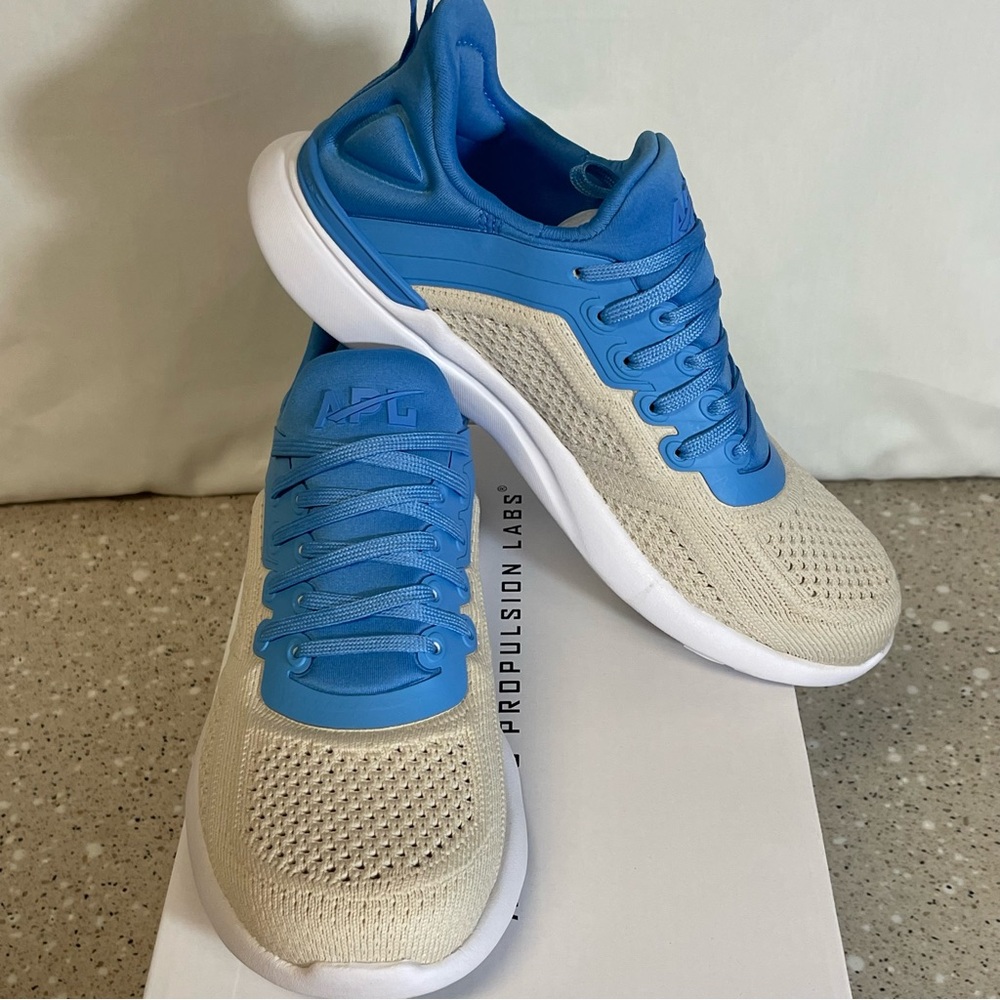 New Women's APL TechLoom Tracer Size 6 Athletic Propulsion Labs in Coastal Blue